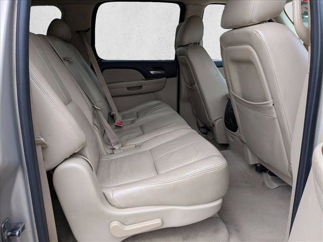 Used 2008 Chevrolet Suburban LT image 19