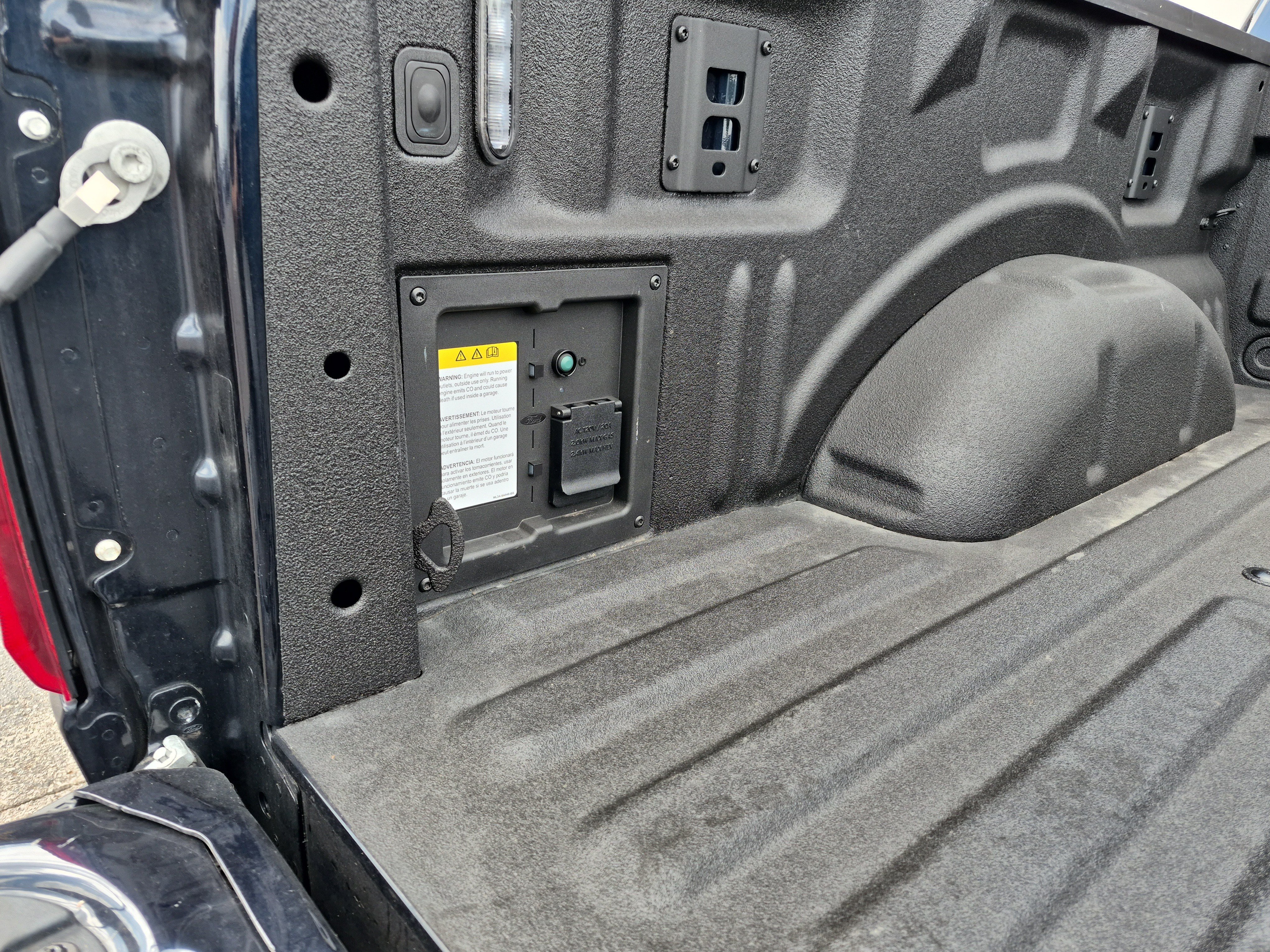 Used 2025 Ford F150 Platinum AWD/4WD image 9