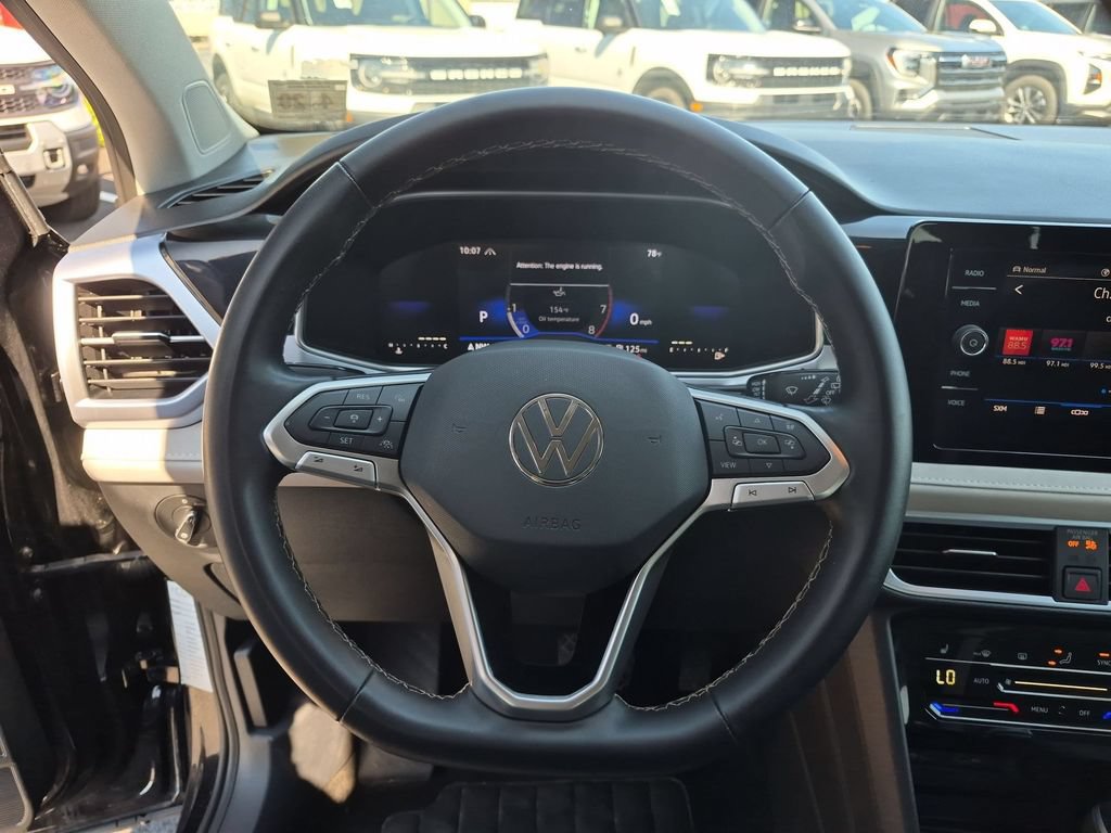 Used 2025 Volkswagen Taos SE AWD/4WD image 22