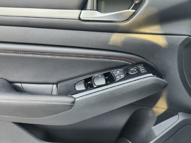 Used 2023 Nissan Altima 2.0 SR FWD image 21