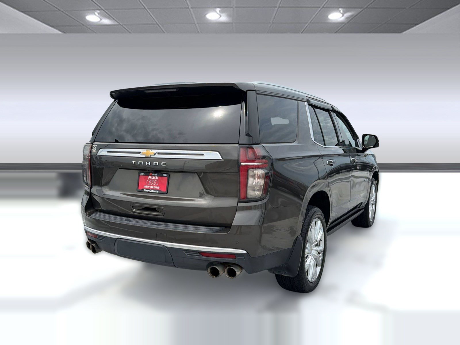 Used 2021 Chevrolet Tahoe High Country w/ Premium Package RWD image 8
