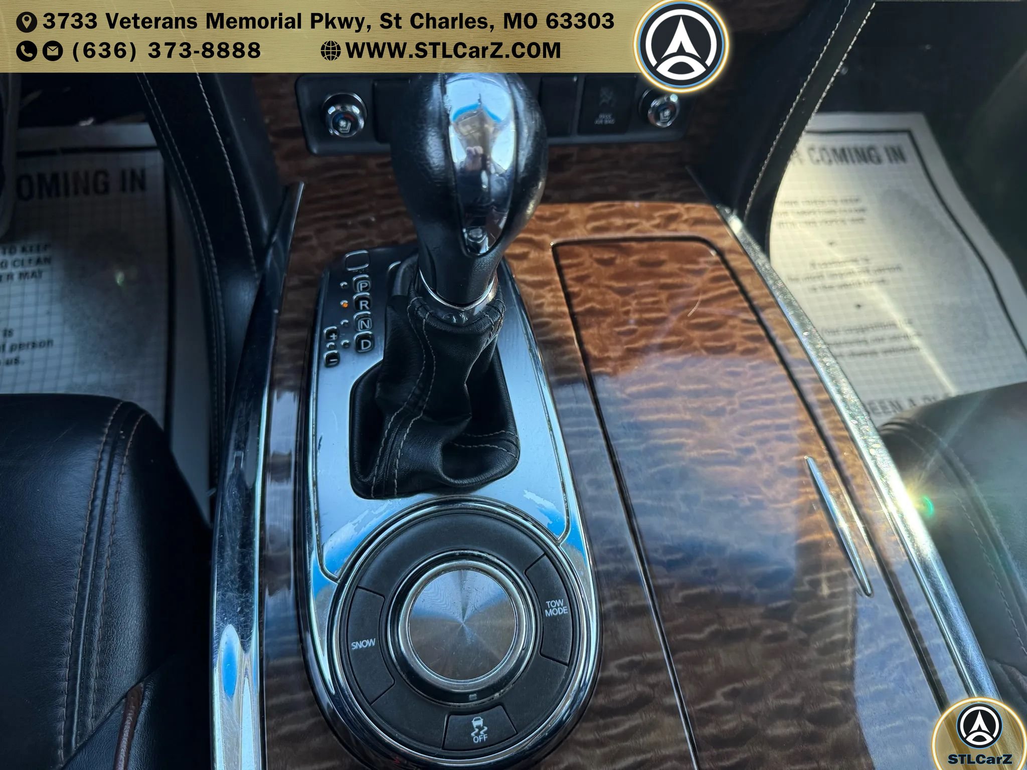 Used 2017 Nissan Armada Platinum w/ Interior Lighting Package RWD image 24