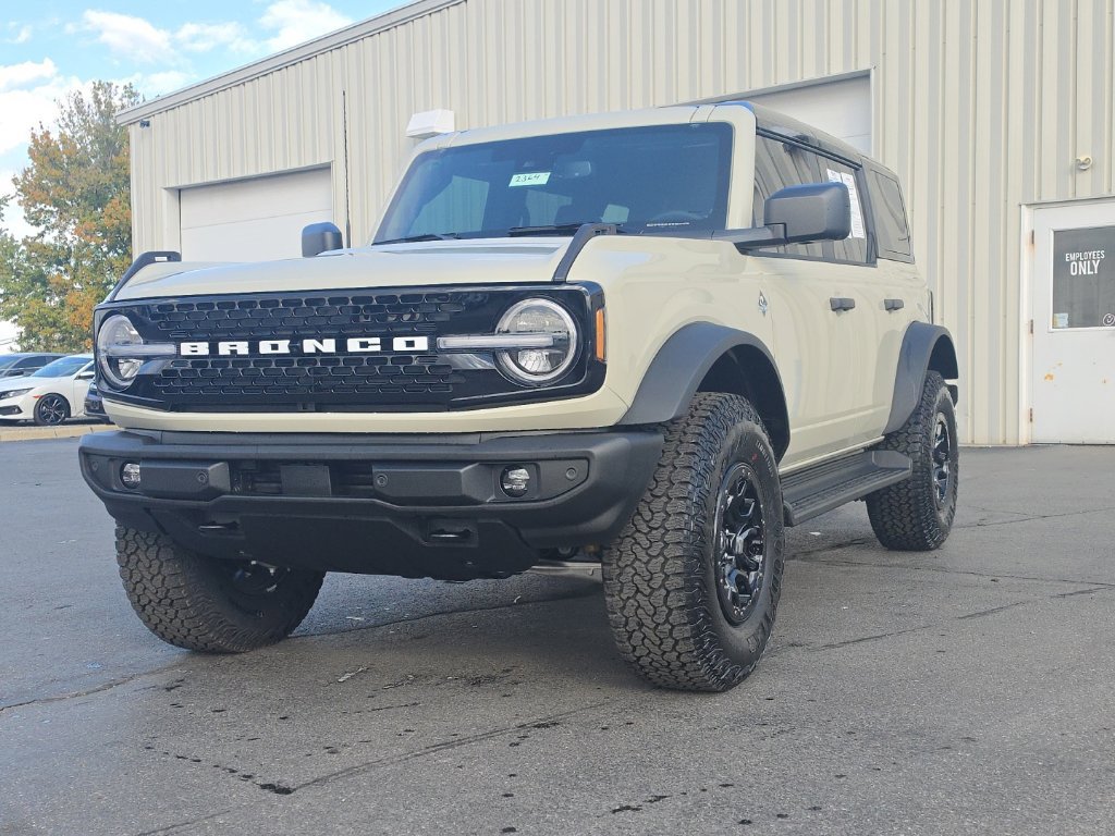 Used 2026 Ford Bronco Outer Banks w/ Sasquatch Package AWD/4WD image 3