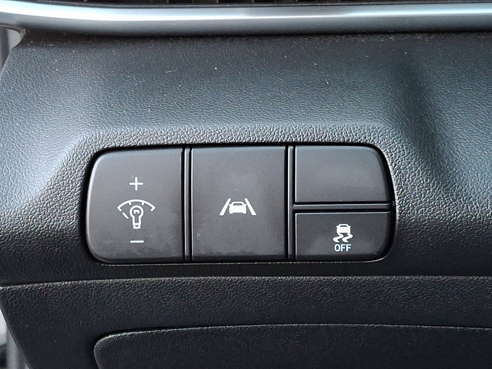 Used 2023 Hyundai Elantra SEL image 25