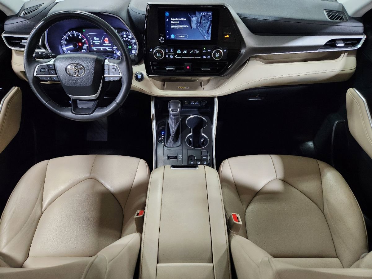 Used 2023 Toyota Highlander XLE FWD image 48
