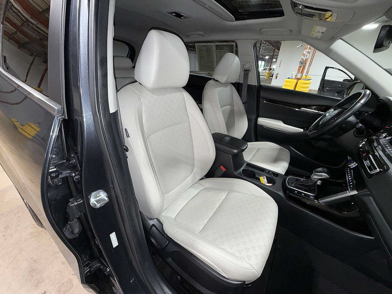 Used 2022 Kia Seltos SX w/ Sunroof Package AWD/4WD image 16