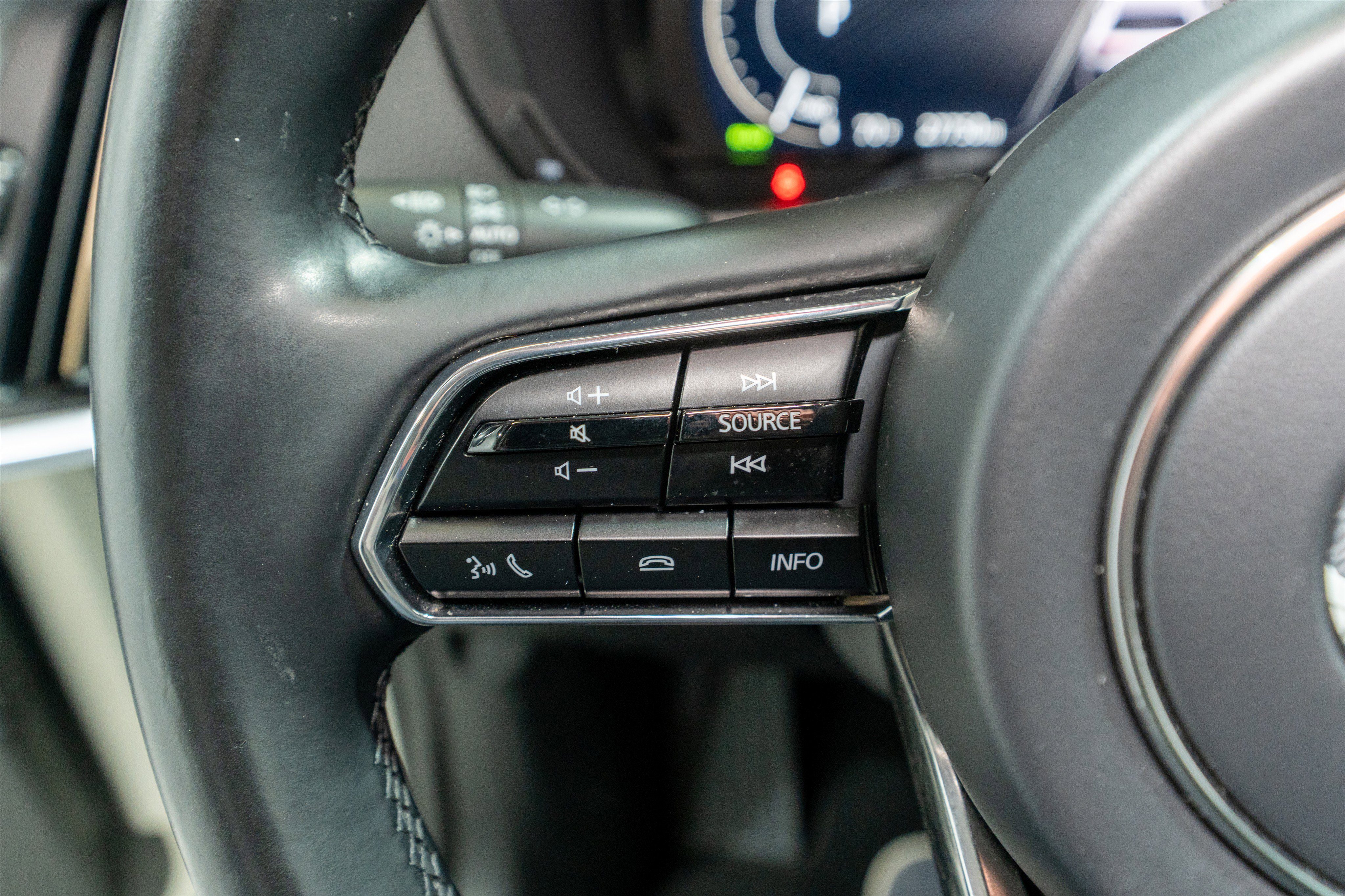 Used 2024 MAZDA CX-90 Plug-In Hybrid w/ Premium Pkg image 27