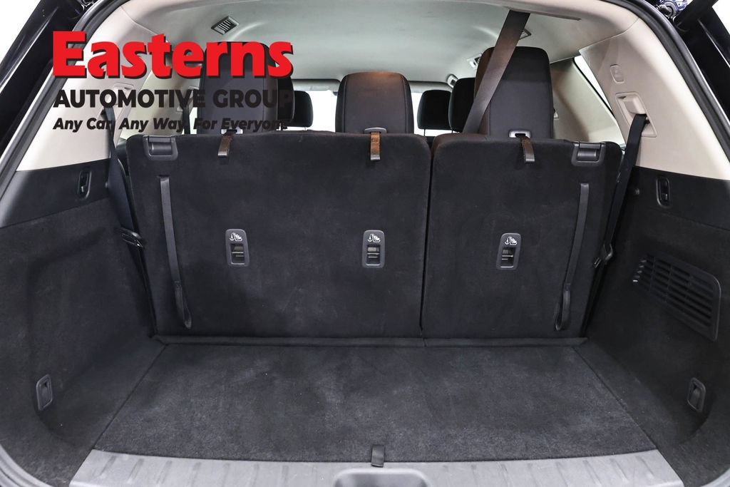 Used 2025 Nissan Pathfinder SV FWD image 9
