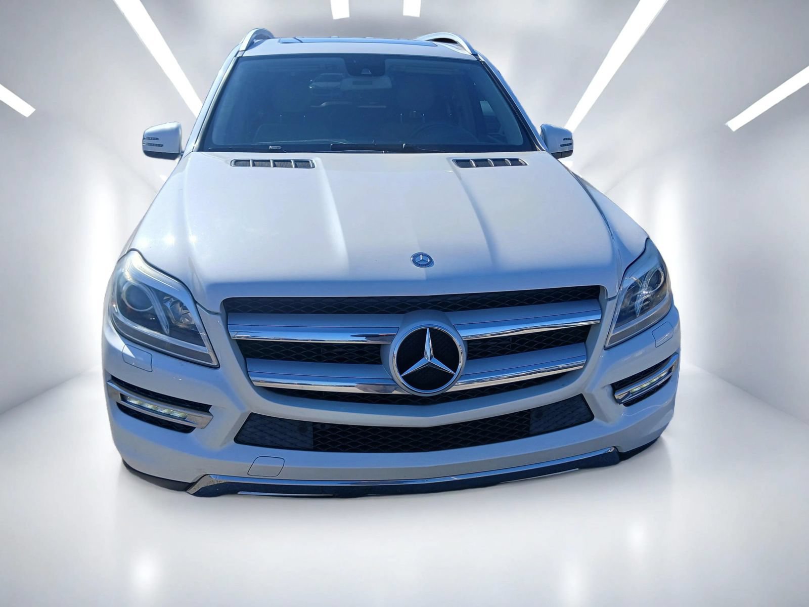 Used 2016 Mercedes-Benz GL 320 BlueTEC 4MATIC image 3