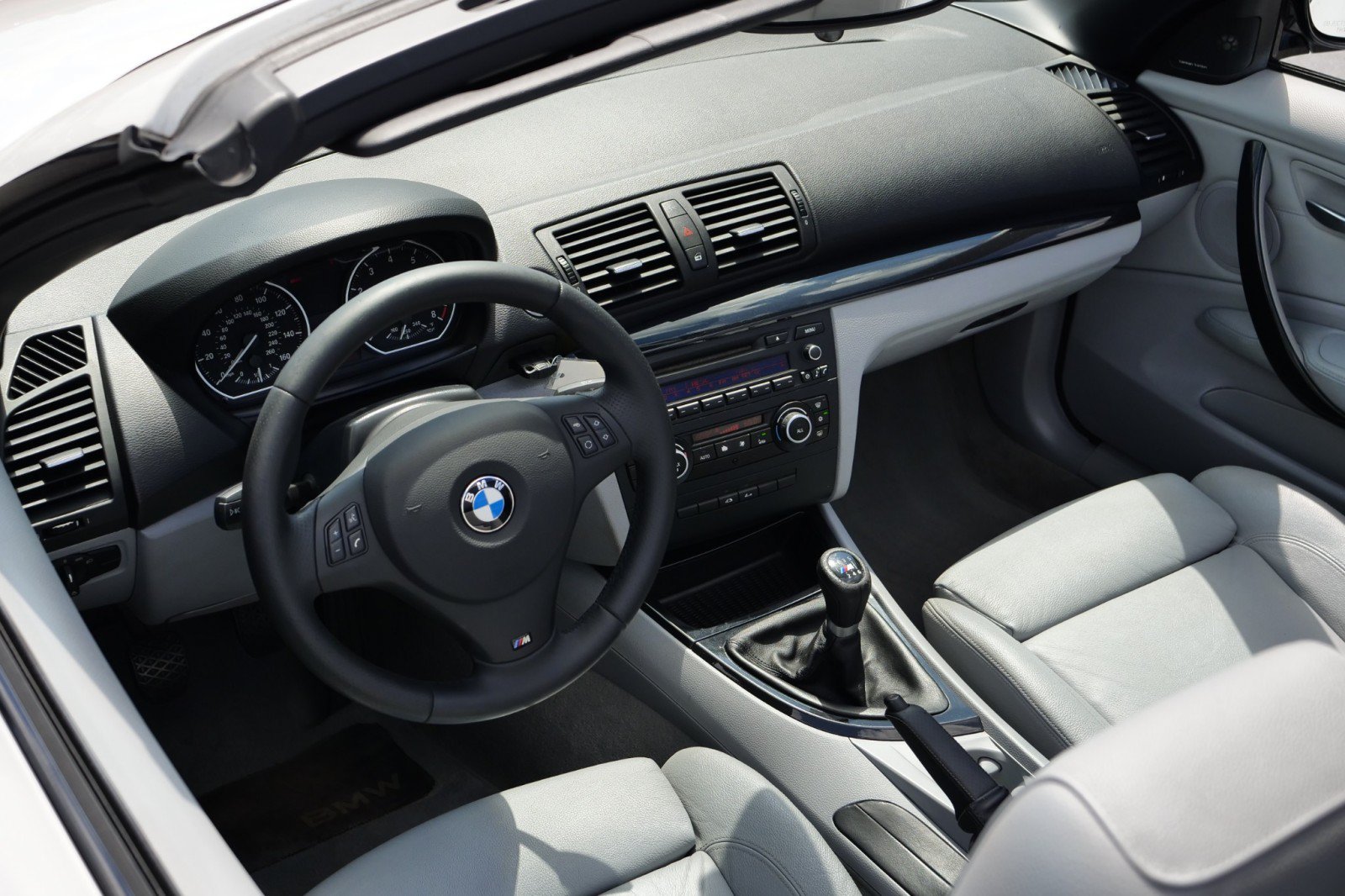 Used 2011 BMW 135i Convertible RWD image 51