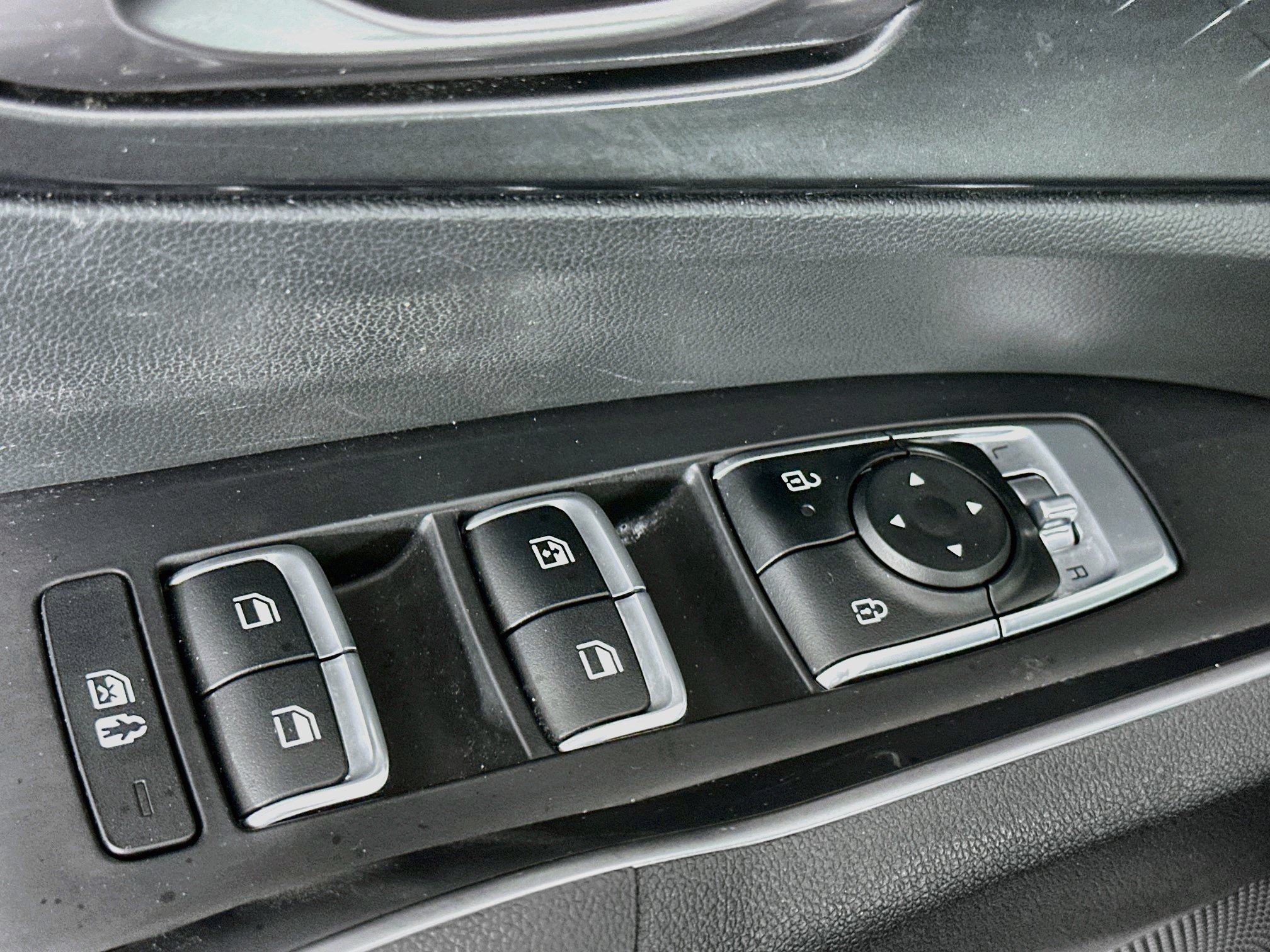 Used 2025 Kia Sorento S w/ Panoramic Sunroof Package FWD image 15