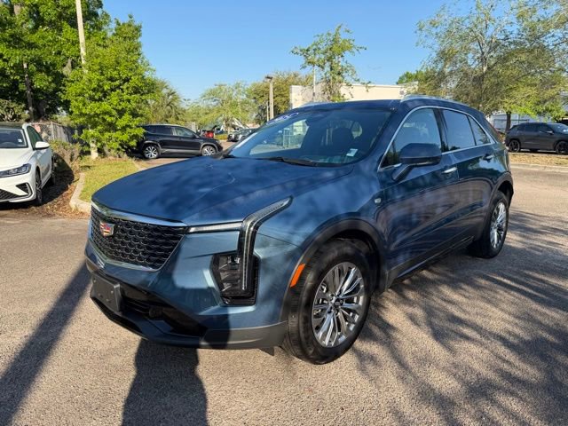 Used 2024 Cadillac XT4 Premium Luxury FWD image 3