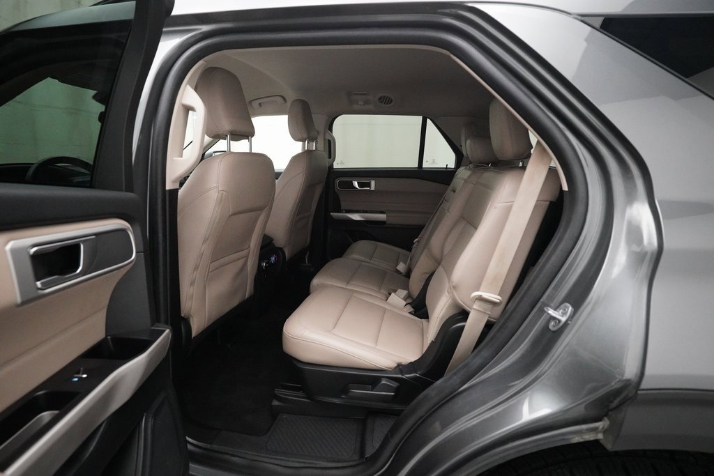 Used 2023 Ford Explorer XLT w/ Equipment Group 202A image 16