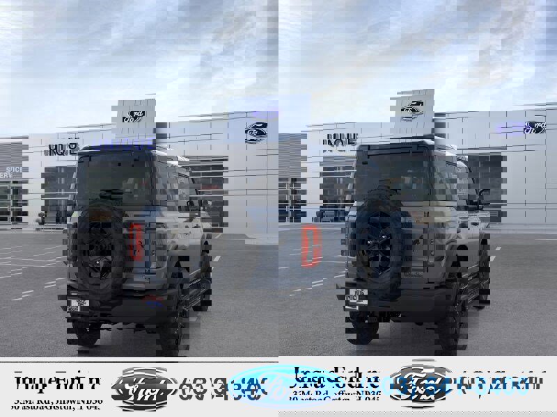 New 2025 Ford Bronco Outer Banks w/ Black Appearance Package image 40