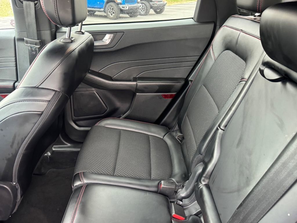 Used 2025 Ford Escape ST-Line image 8