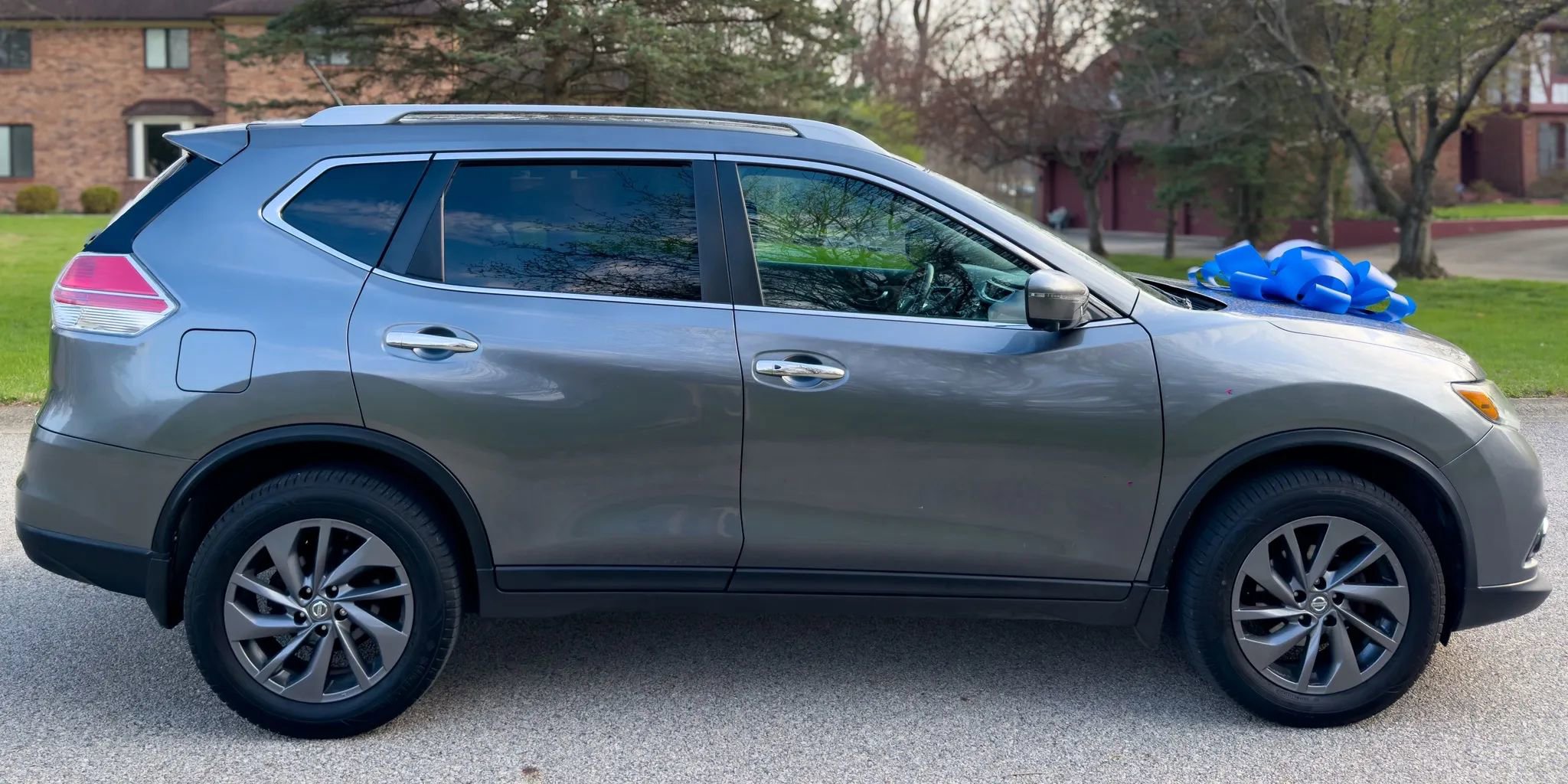 Used 2016 Nissan Rogue SV image 4