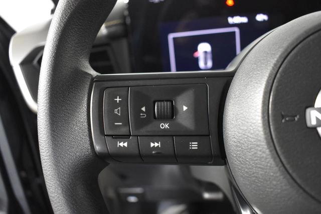 Used 2025 Nissan Kicks SV AWD/4WD image 14