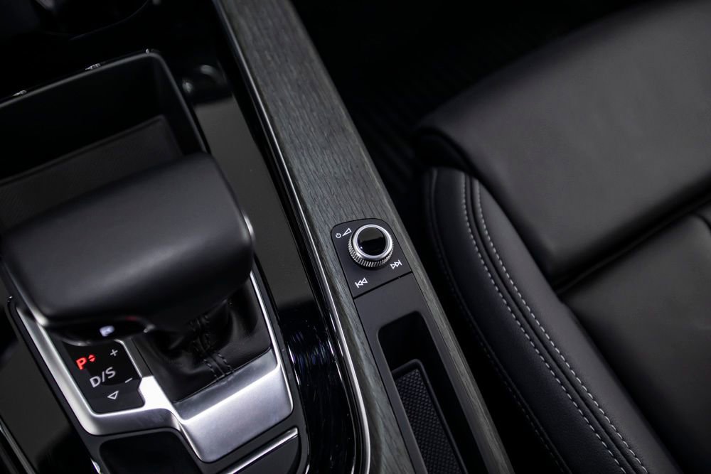 Used 2024 Audi A4 2.0T Premium w/ Convenience Package image 38