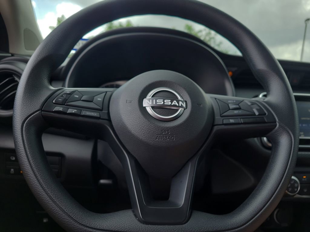 Certified 2025 Nissan Kicks Play S image 24