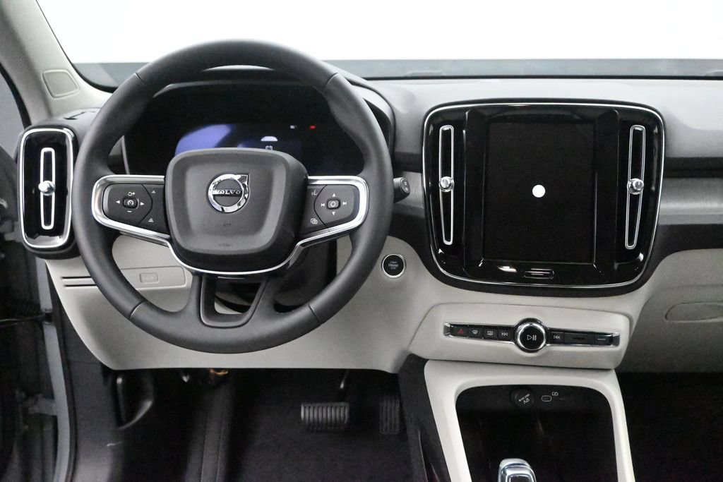 New 2026 Volvo XC40 B5 Plus w/ Protection Package Premier AWD/4WD image 12