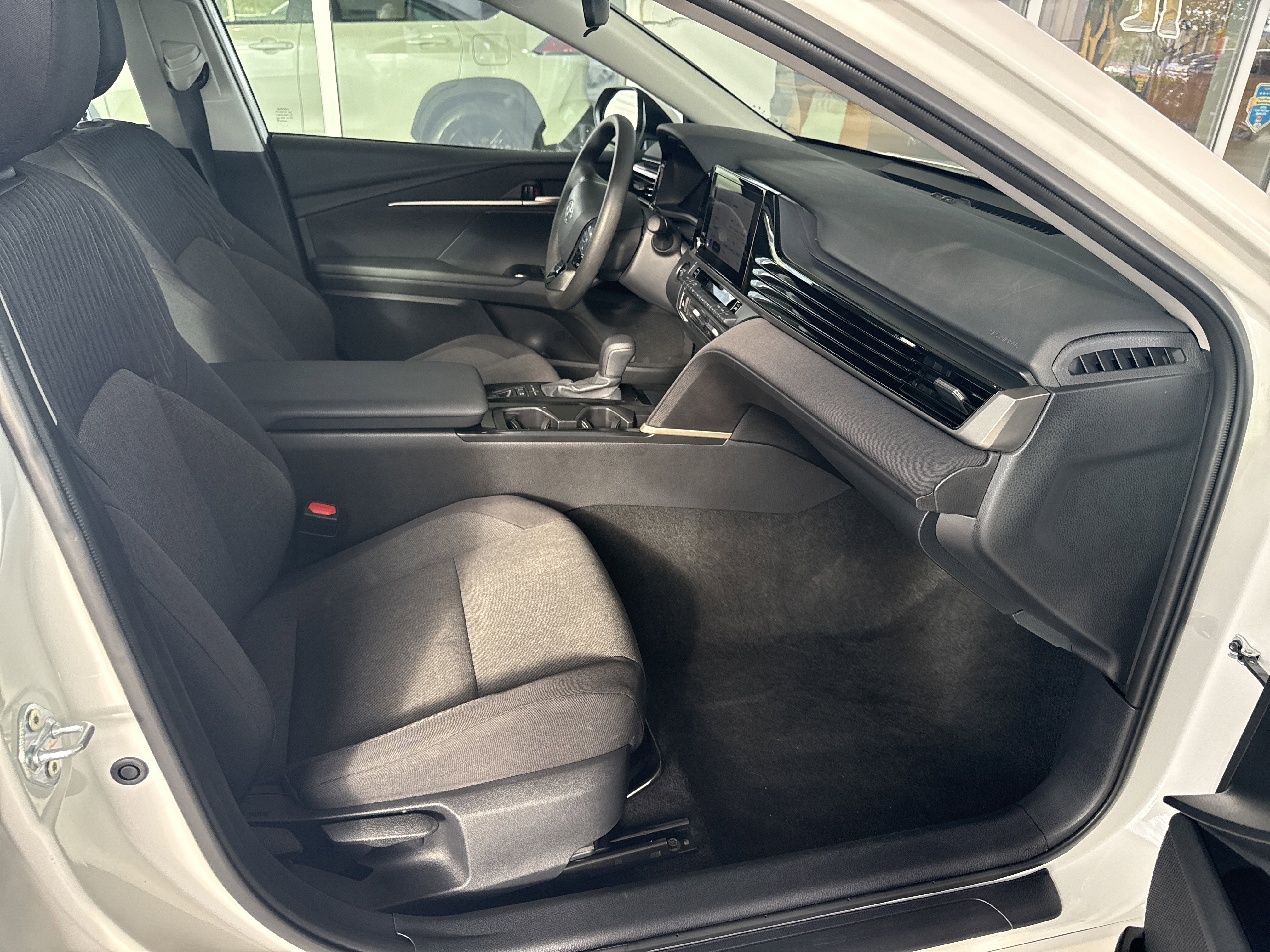 Used 2025 Toyota Camry LE image 16