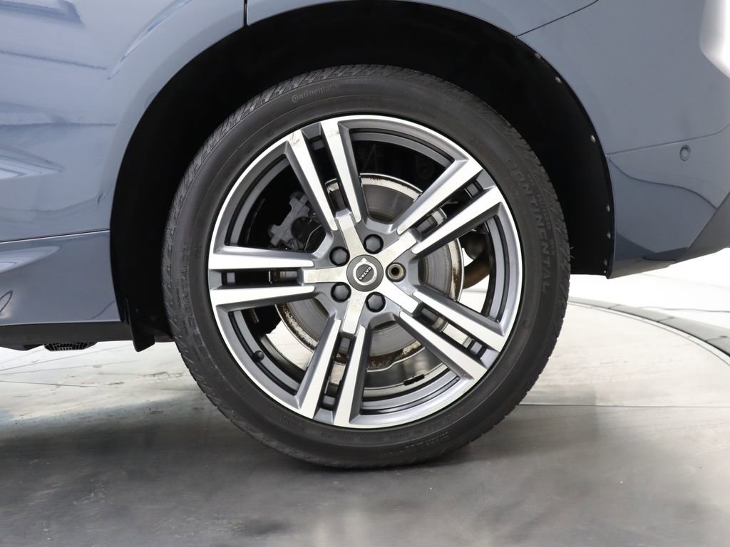Used 2018 Volvo XC60 T6 Momentum w/ Vision Package image 41