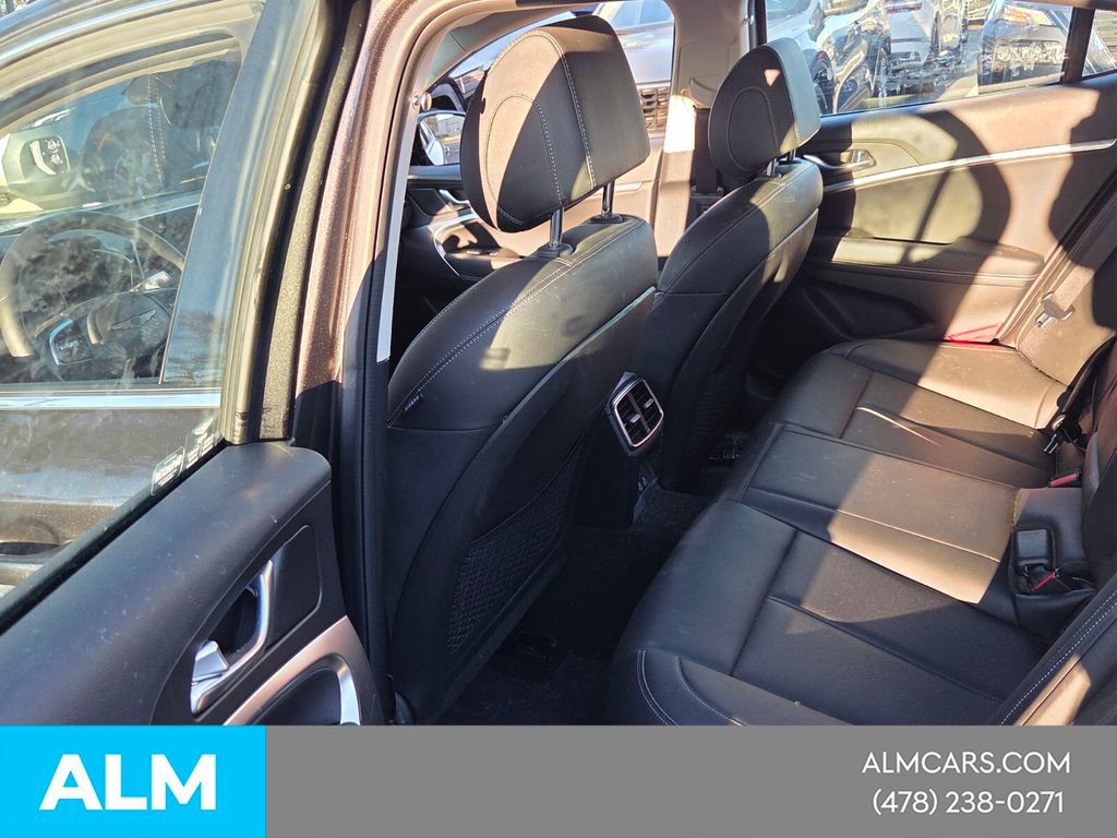 Used 2026 Genesis G70 2.5T image 13