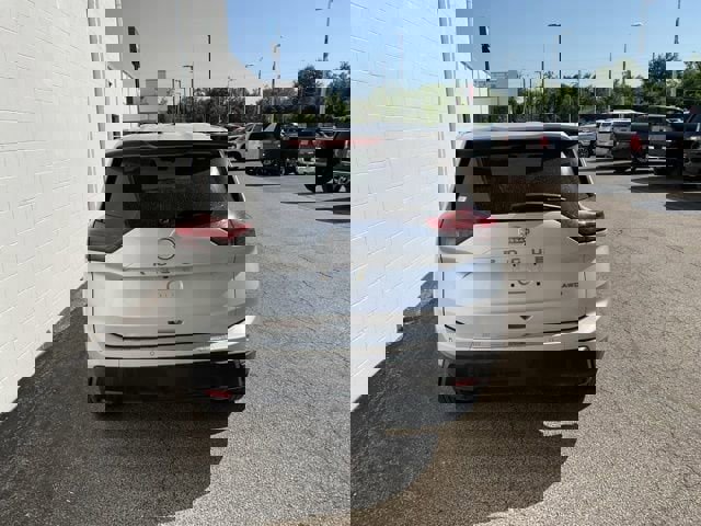 Used 2024 Nissan Rogue S image 6