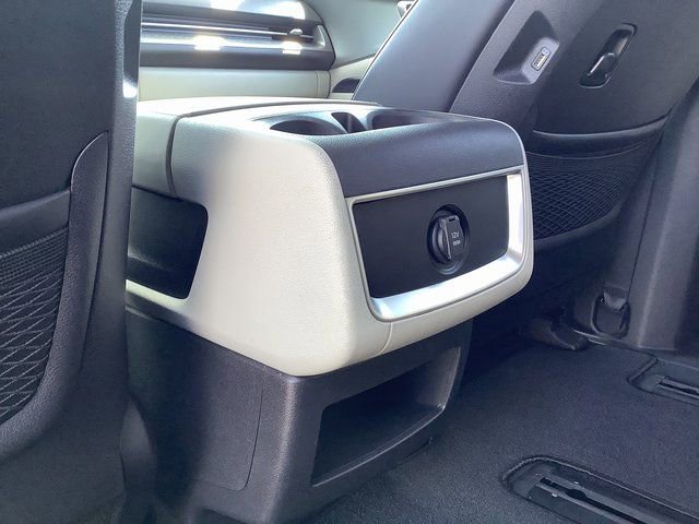 Used 2022 Kia Carnival LX image 26