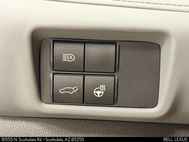 Used 2021 Toyota Highlander Limited FWD image 19