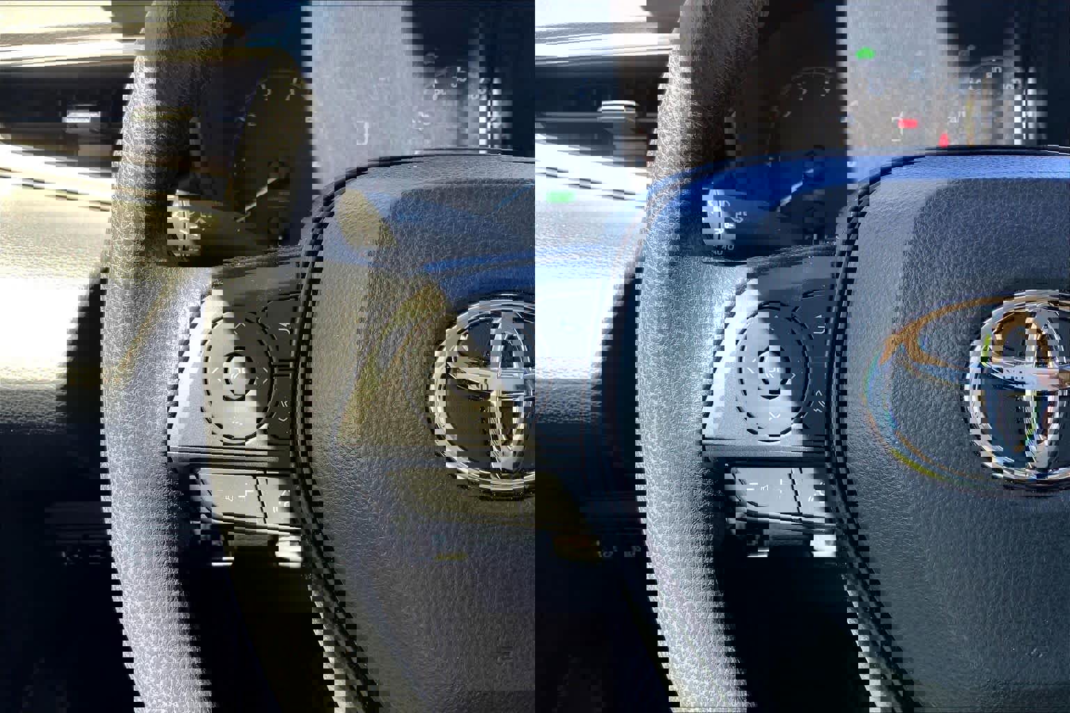 Used 2025 Toyota Corolla LE w/ LE Premium Package image 23