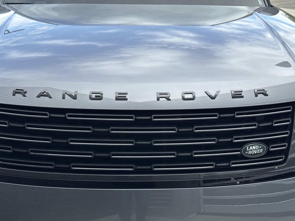 Used 2024 Land Rover Range Rover SE AWD/4WD image 11