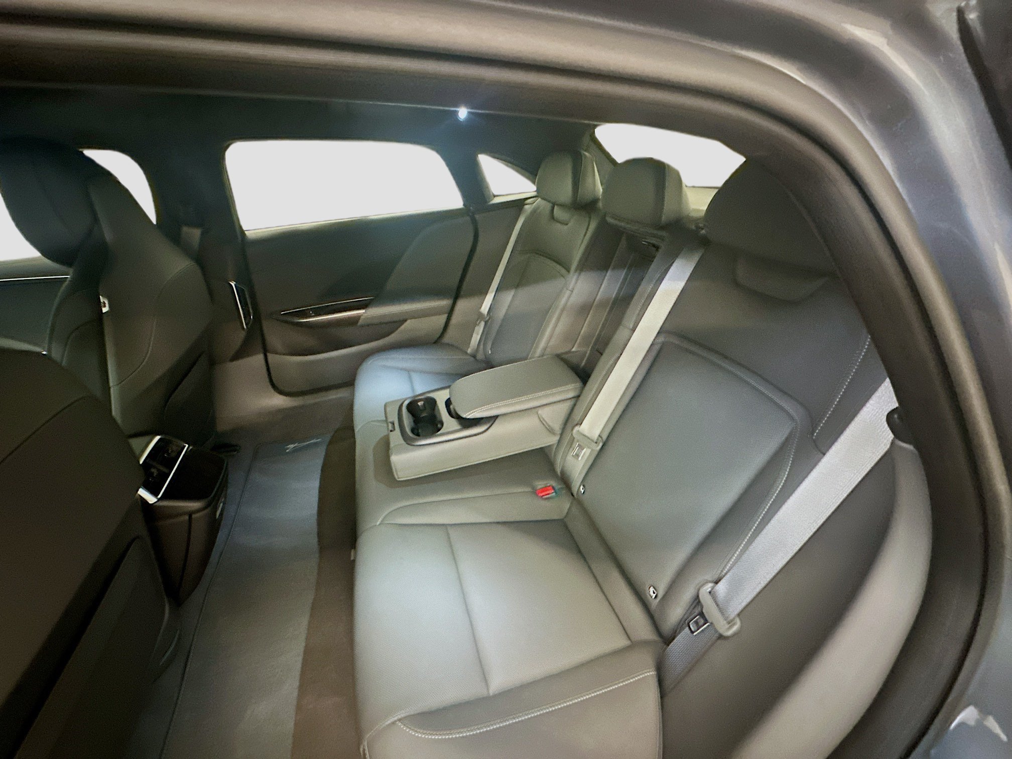 Used 2024 Lucid Air Touring AWD/4WD image 29
