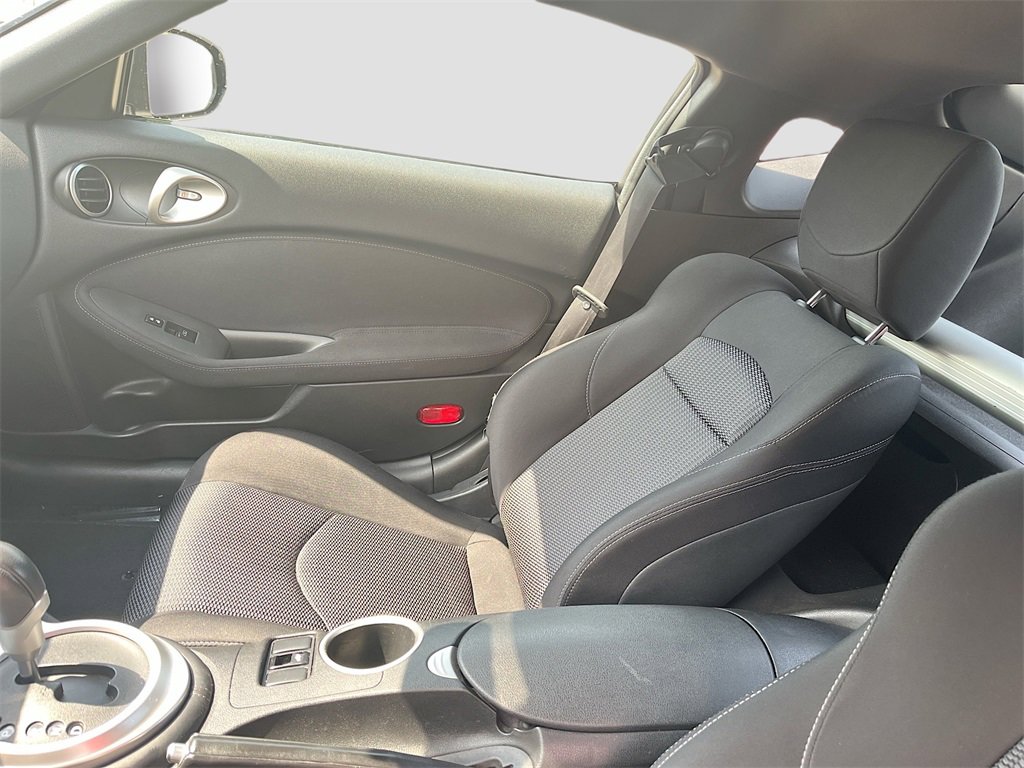 Used 2018 Nissan 370Z w/ Sport Package image 22