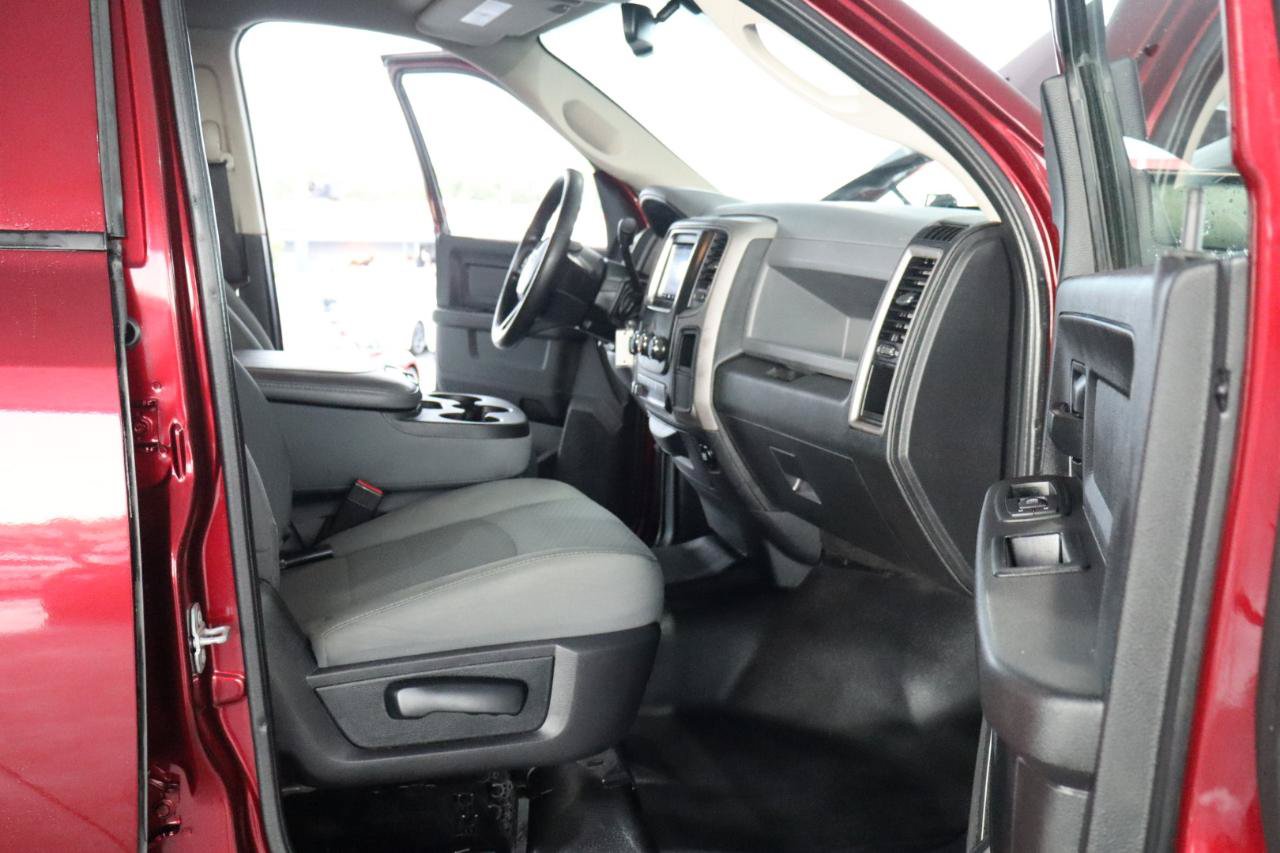 Used 2017 RAM 3500 Tradesman w/ Chrome Appearance Group AWD/4WD image 33