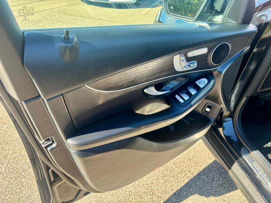 Used 2020 Mercedes-Benz GLC 300 4MATIC image 9