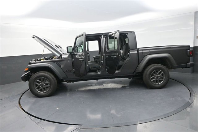 New 2025 Jeep Gladiator Sport image 28