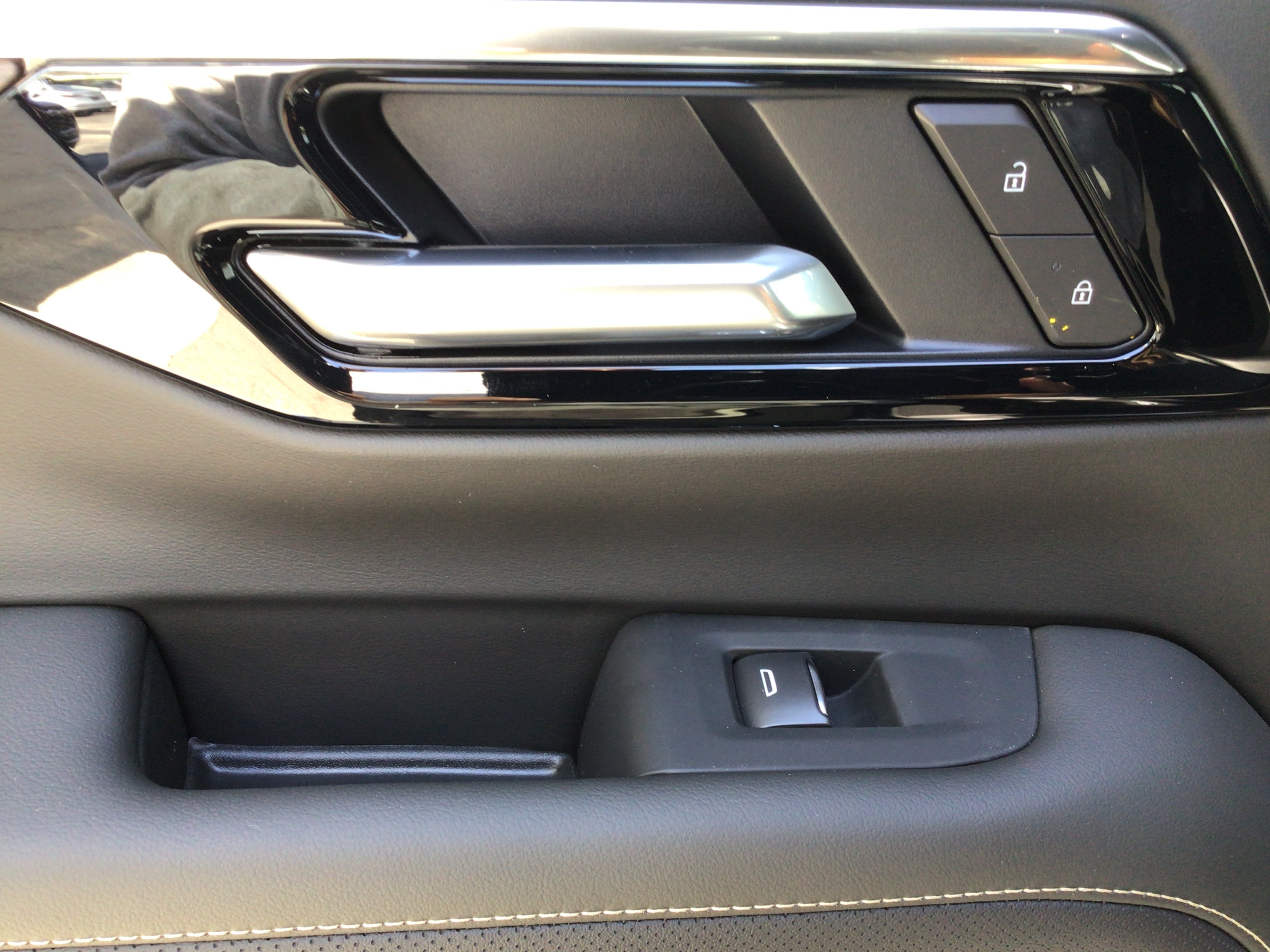 New 2026 Chevrolet Suburban Premier AWD/4WD image 34