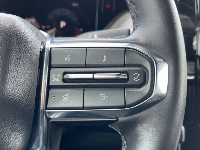 Used 2025 GMC Yukon XL Elevation AWD/4WD image 17