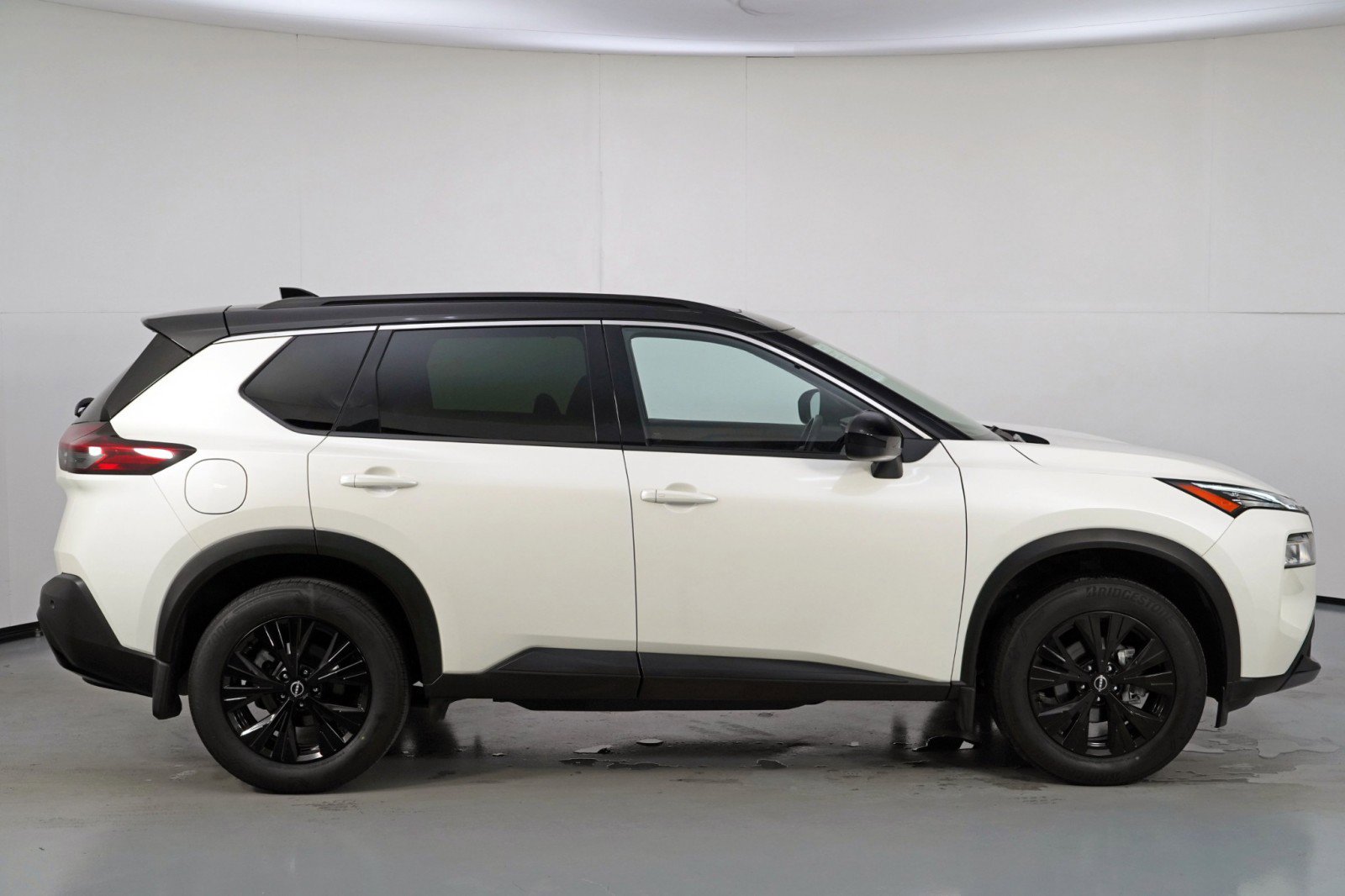 Used 2023 Nissan Rogue SV w/ SV Premium B Package FWD image 48