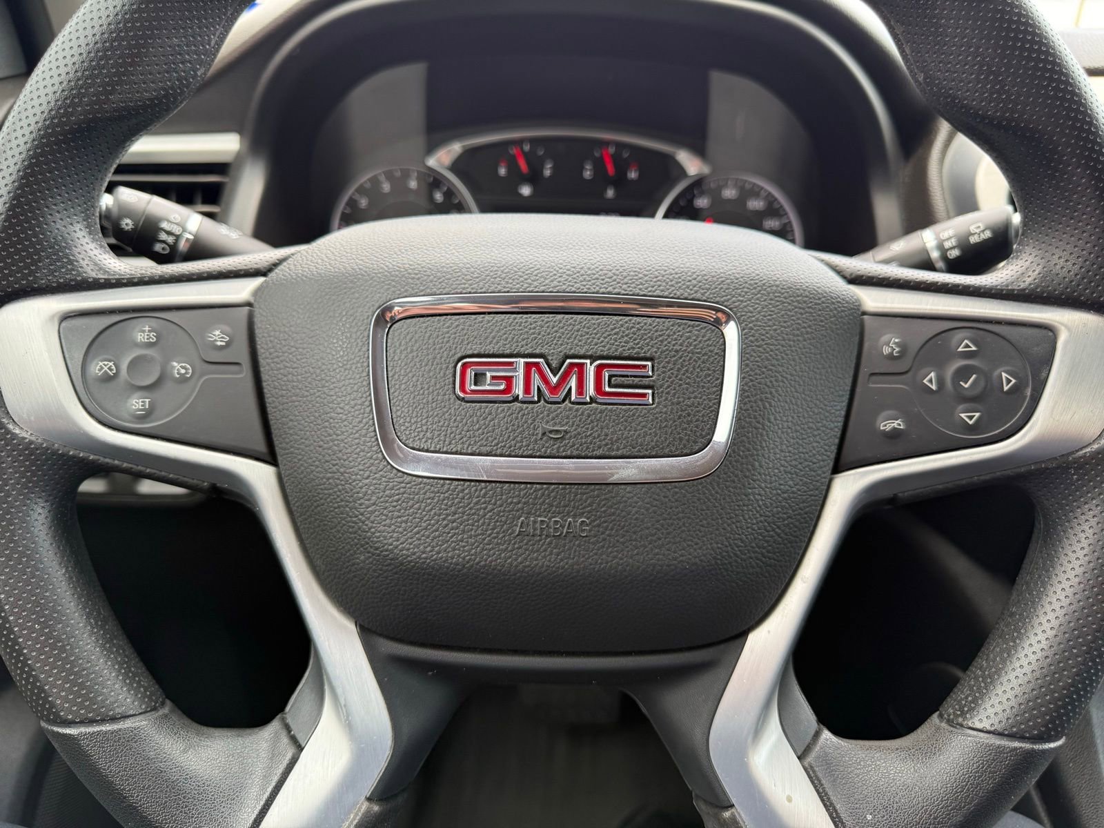 Used 2022 GMC Acadia SLE w/ Driver Convenience Package FWD image 9