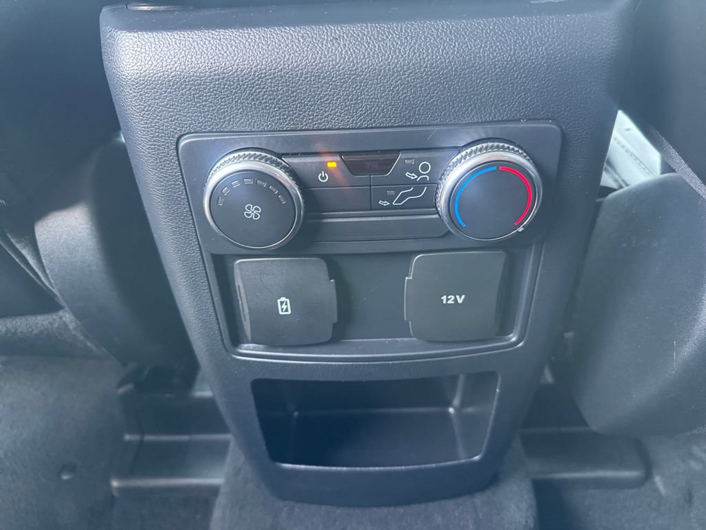 Used 2021 Ford Explorer XLT w/ Equipment Group 202A AWD/4WD image 19