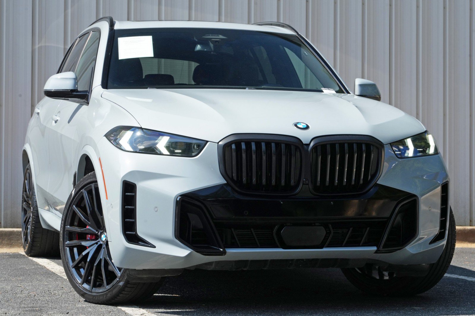 Used 2024 BMW X5 sDrive40i w/ M Sport Package RWD image 4