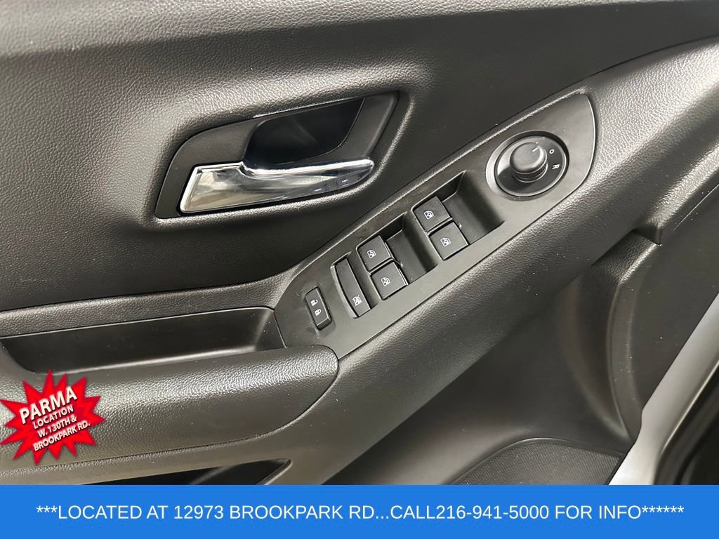 Certified 2022 Chevrolet Trax LT w/ LT Convenience Package AWD/4WD image 8
