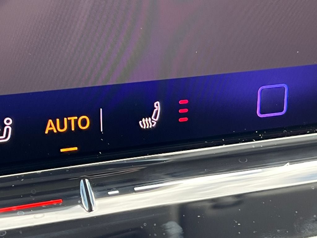 New 2025 Volkswagen Tiguan SE AWD/4WD image 23
