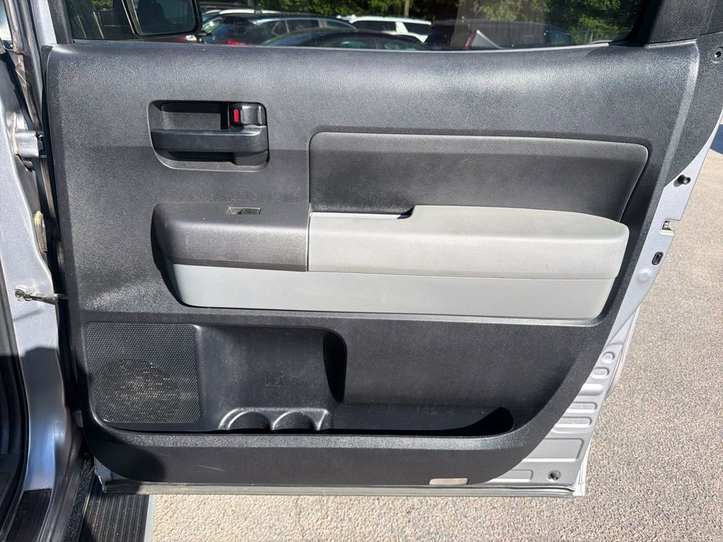 Used 2010 Toyota Tundra 4x4 CrewMax image 24