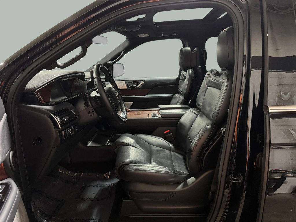 Certified 2023 Lincoln Navigator Reserve AWD/4WD image 5