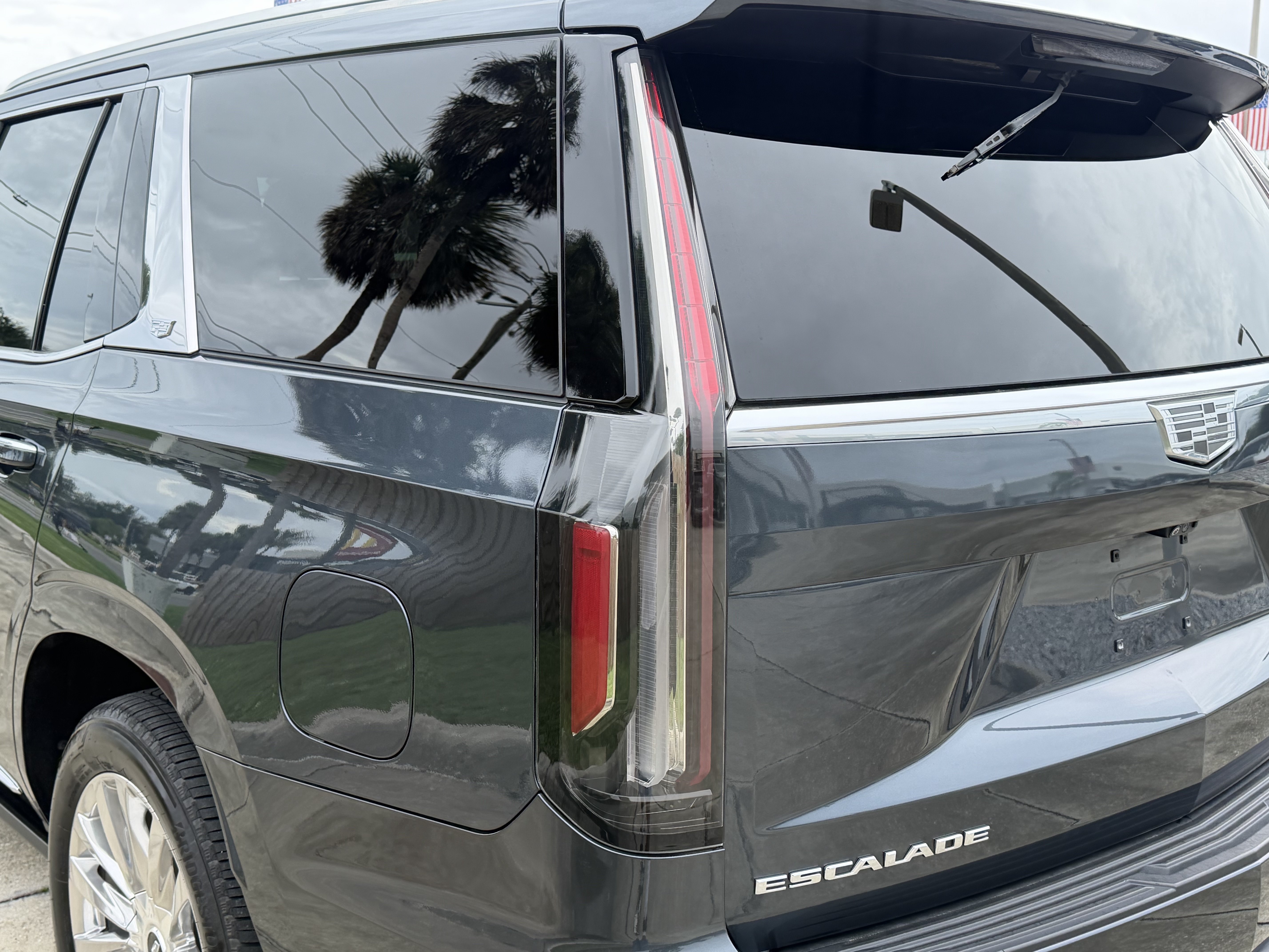 Used 2021 Cadillac Escalade Premium Luxury w/ Driver Assist Tech Package AWD/4WD image 10