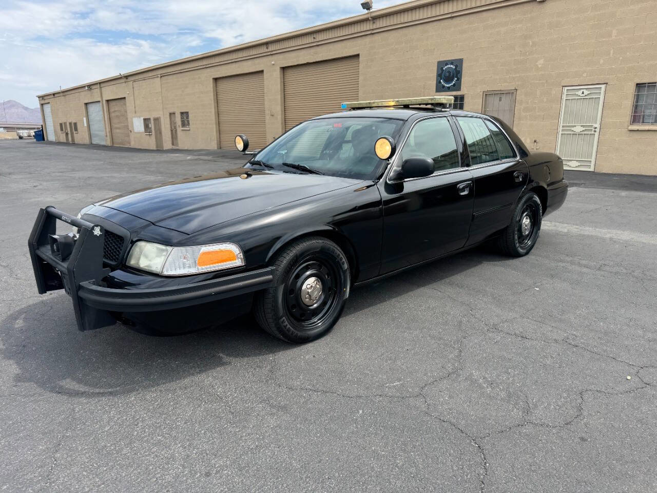Used 2011 Ford Crown Victoria Police Interceptor w/ Radio Suppression Pkg image 3