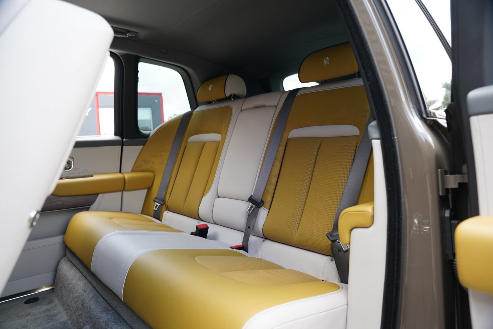 Used 2025 Rolls-Royce Cullinan AWD/4WD image 27